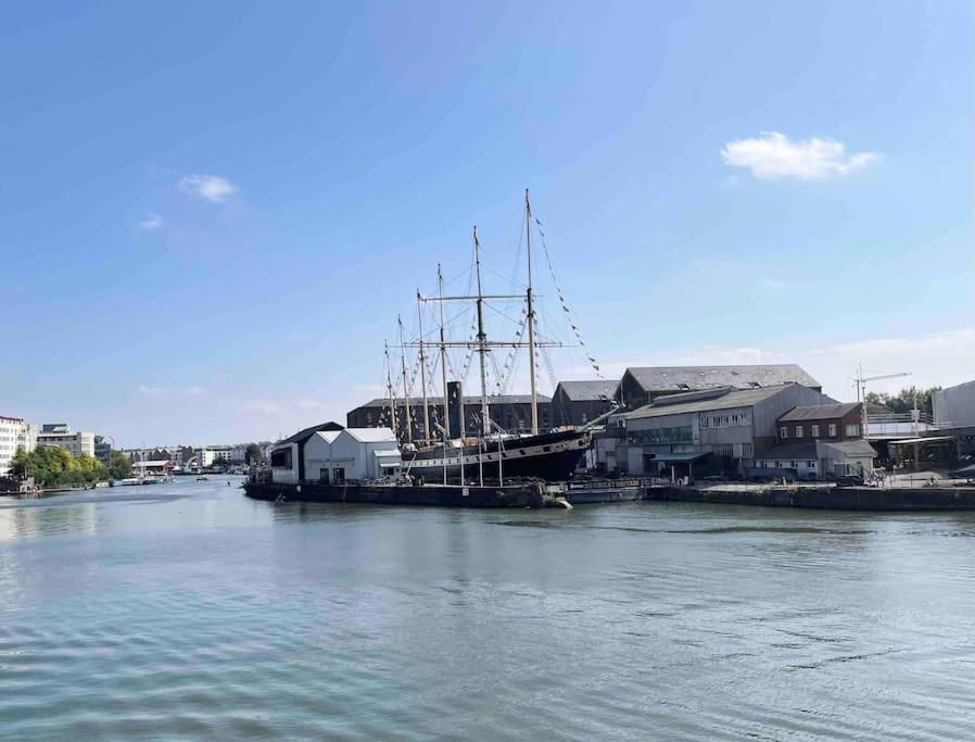 Townhouse With Harbour Views. Sleeps 7 Feriehus *