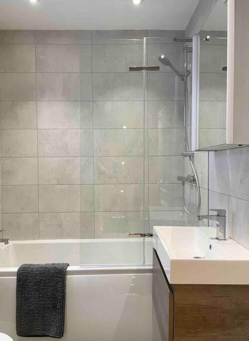 Townhouse With Harbour Views. Sleeps 7 Feriehus Bristol