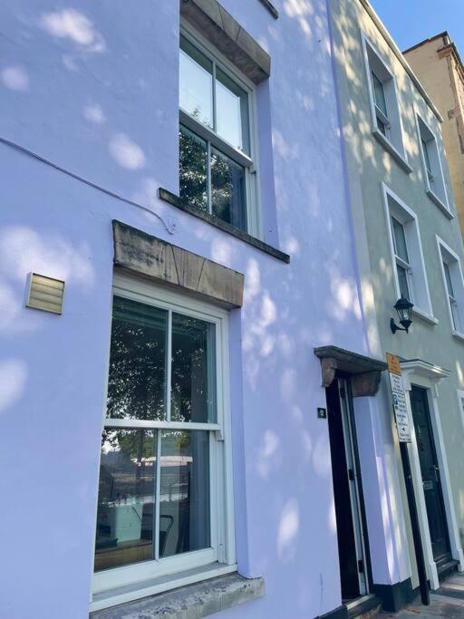 Feriehus Townhouse With Harbour Views. Sleeps 7 Bristol